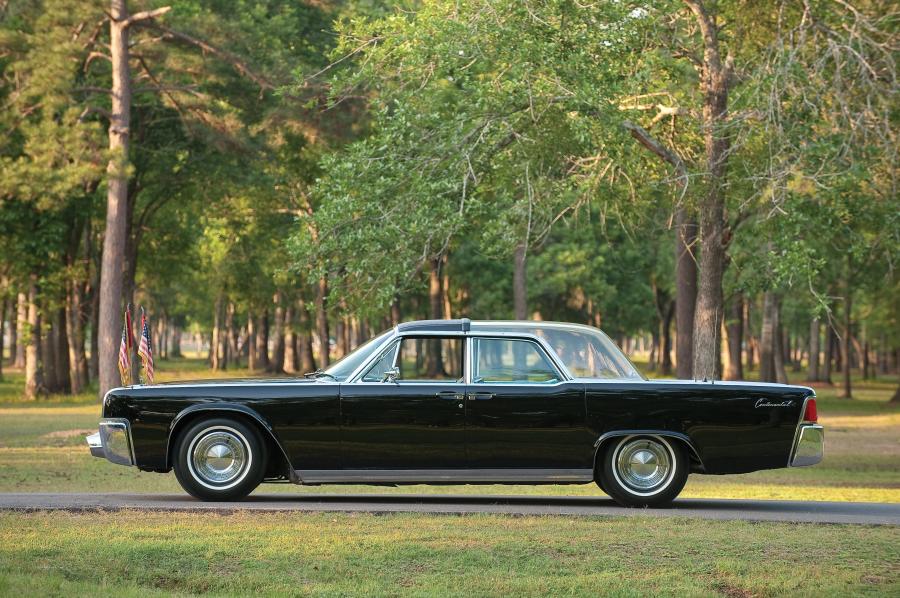  Lincoln Continental Bubbletop Kennedy Limousine 1962 года  (фото 7 из 26)